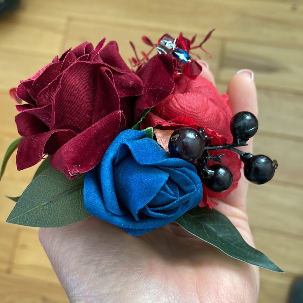 2 Ling’s Moment corsages - Picture 5 of 5